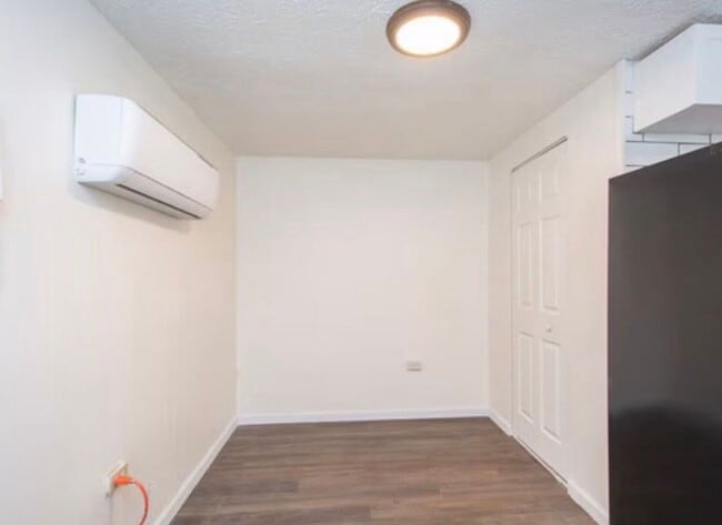 Building Photo - 1142 E Kentucky St