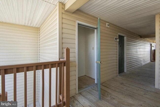 Building Photo - 157-110 Brookland Terrace