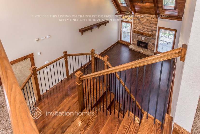 Building Photo - 6223 Spring Lake Dr