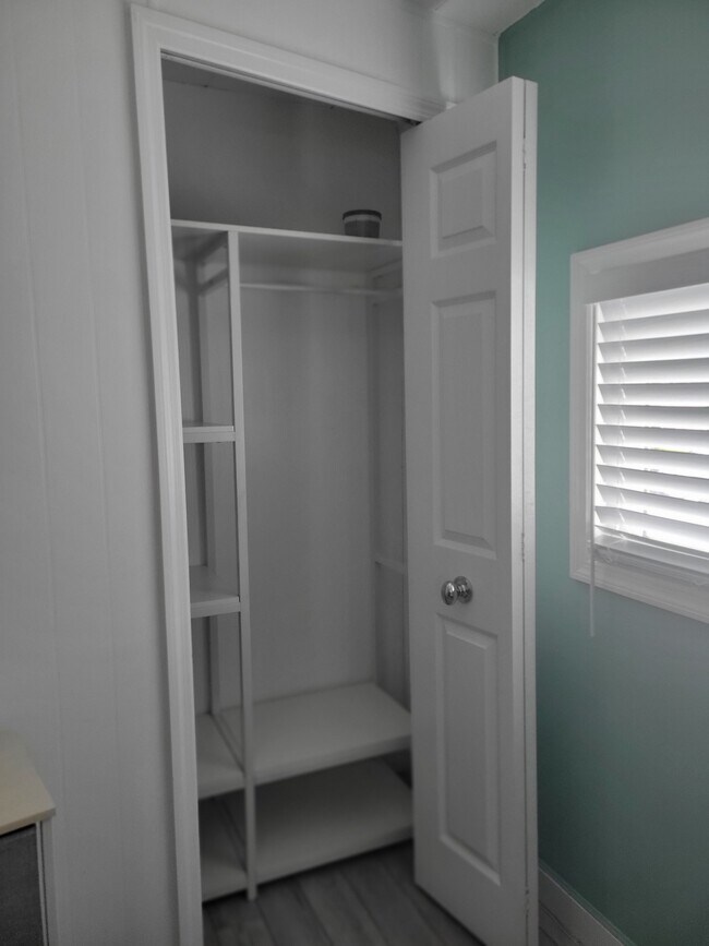 Building Photo - 6450 Floral Ct