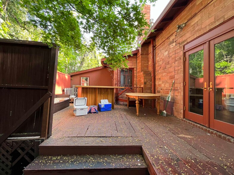 Building Photo - 2532 College Ave