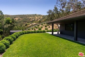 Building Photo - 6 Buckskin Ct
