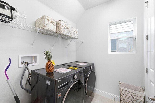 Building Photo - 28905 Orange Berry Dr