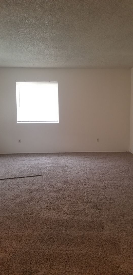 Building Photo - Ming Ave 1.