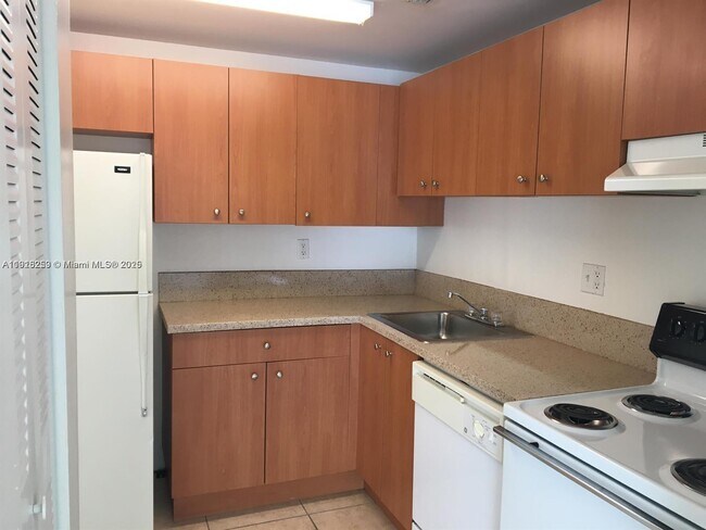 Primary Photo - 437 Executive Center Dr