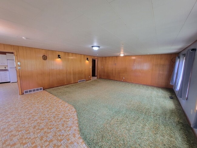 Building Photo - 5 Bedroom Home in Usk, WA