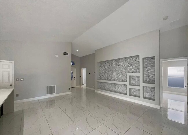 Building Photo - 1910 Southern Oak Loop