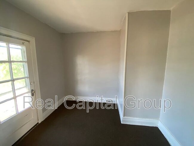 Building Photo - 408 Woodlawn Ave