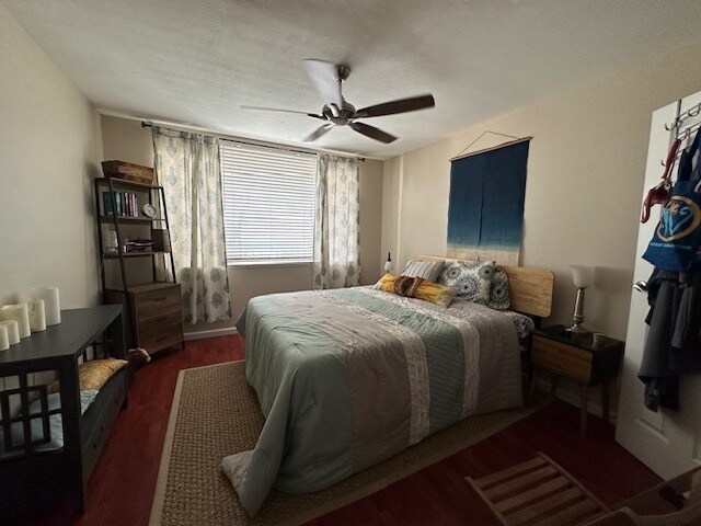 Bedroom - 1140 E Ocean Blvd
