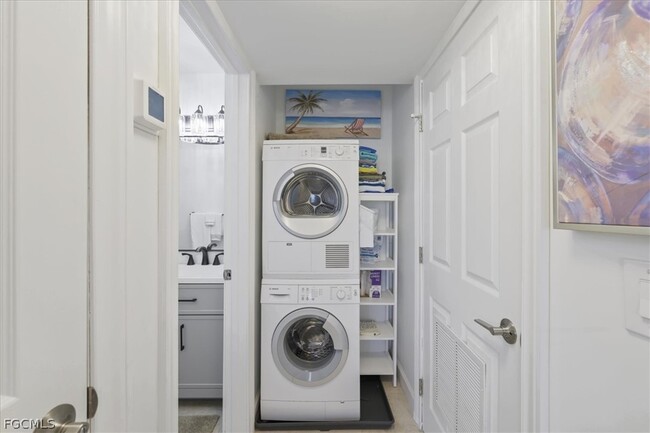 Building Photo - 1511 Estero Blvd