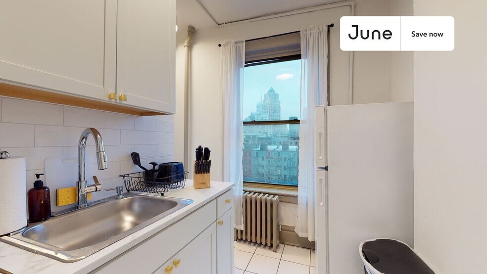 Building Photo - 824 9th Ave