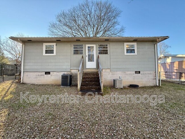 Building Photo - 221 Robert E Lee St