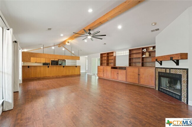 Building Photo - 1310 Scenic View Dr