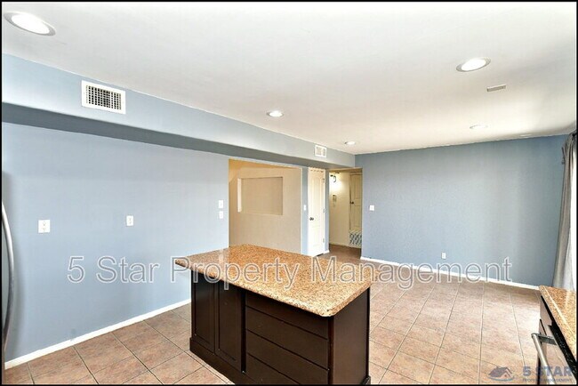Building Photo - 6372 Franklin Ridge Dr