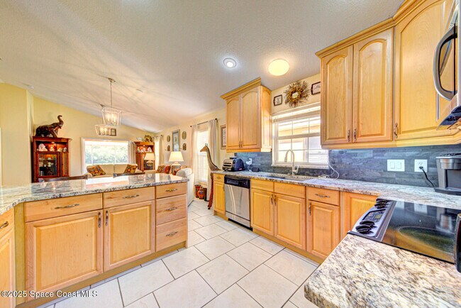 Building Photo - 571 Priscilla Pl