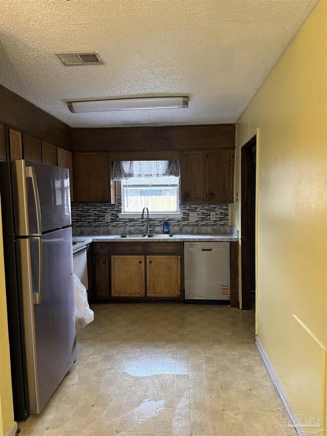 Building Photo - 3354 La Leyenda Ct