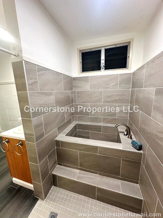 Building Photo - 98-219-219 Kaulike Dr