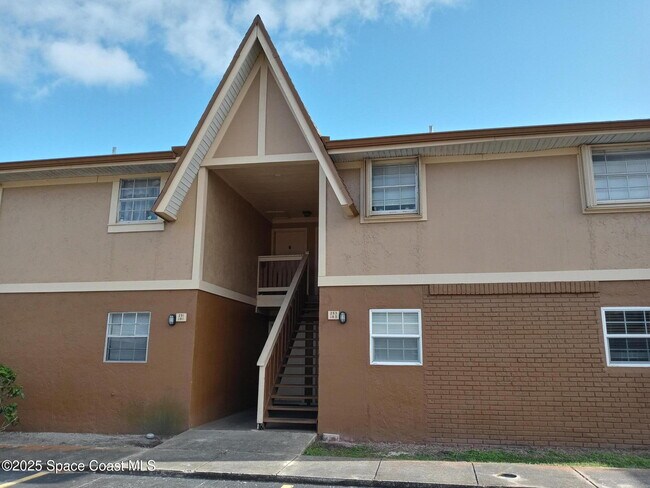 Primary Photo - 183 Ulster Ln