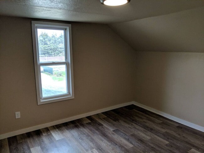 Building Photo - 3 Bed 1 Bath Single Family Home in Antigo