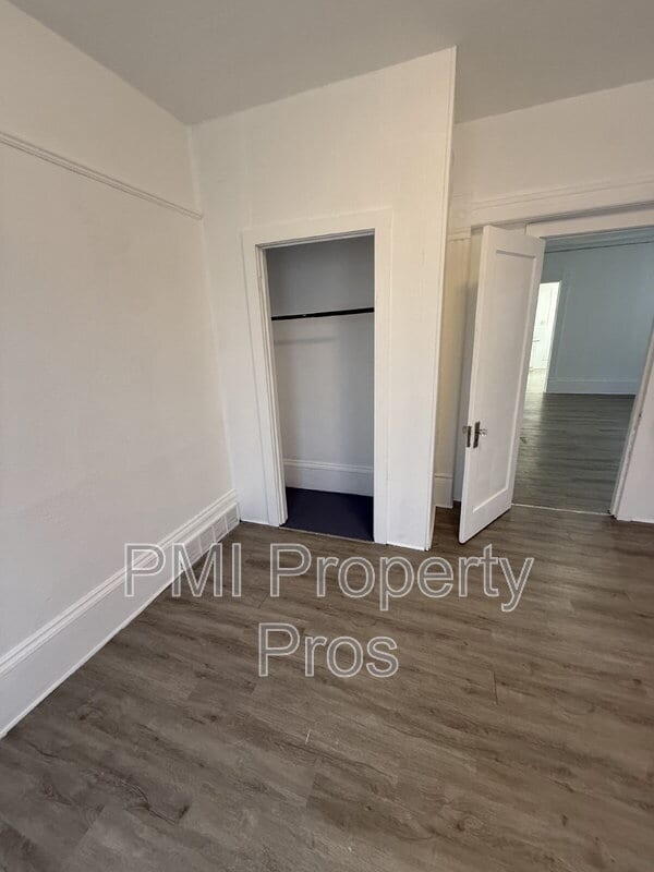 Building Photo - 2630 N 24th Pl