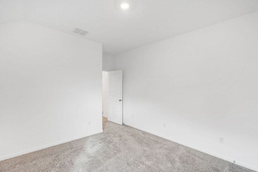 Building Photo - 133 Lenera Dr