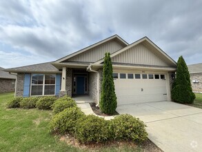 Building Photo - 2467 Bell Manor Dr SW