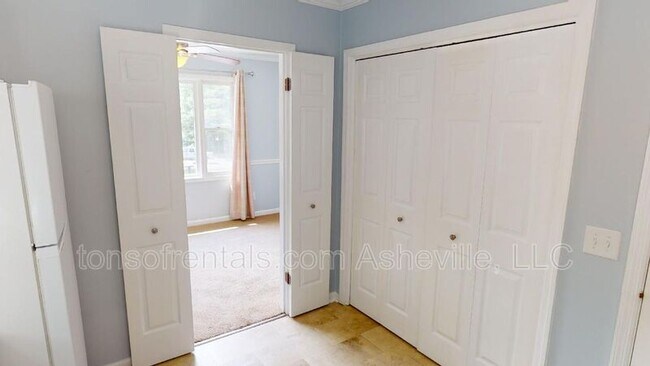 Building Photo - 1767D Haywood Manor Road