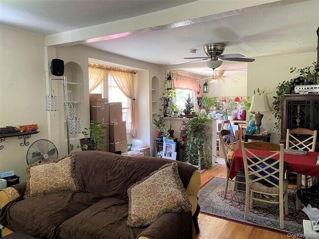 Building Photo - 42 Hamilton Rd