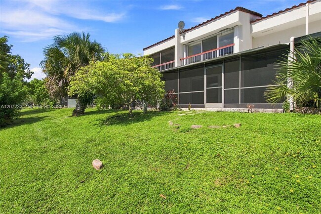 Building Photo - 6511 Racquet Club Dr