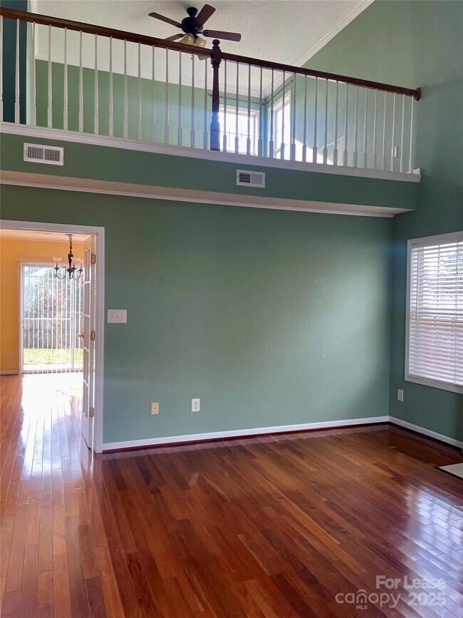 Building Photo - 3823 Thomas Ridge Dr