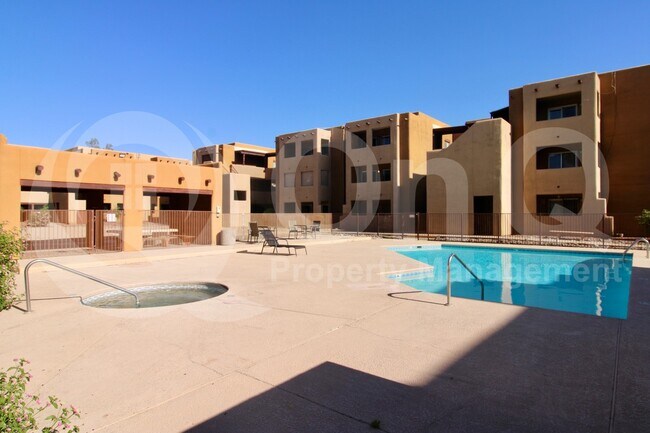 Building Photo - 1810 E Blacklidge Dr