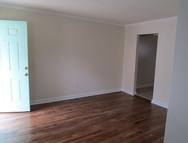 Building Photo - 1911 Lakeview Ave