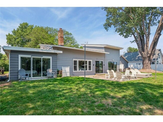 Building Photo - 5636 Twin Lake Terrace N