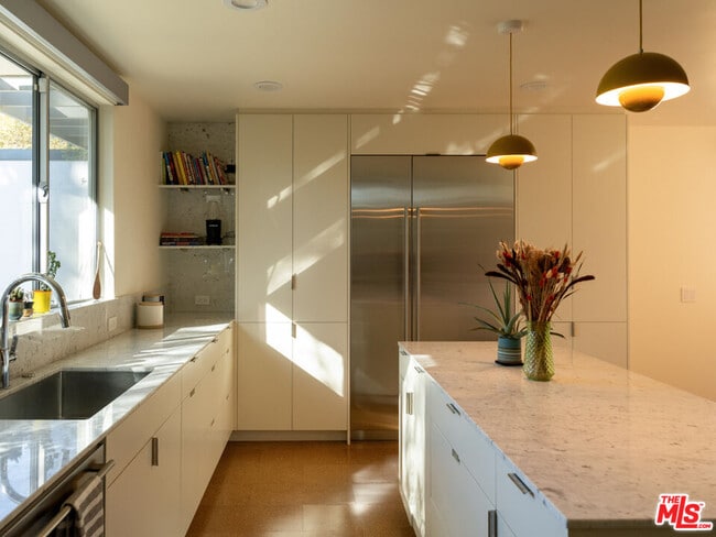 Building Photo - 13025 Addison St