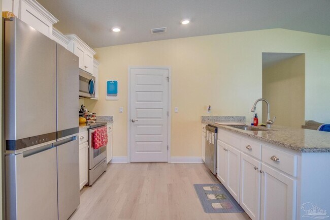 Building Photo - 7014 Sonny Dr