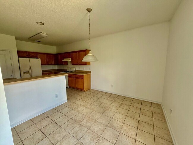 Building Photo - Three bedroom, 2 bath house in Greensboro