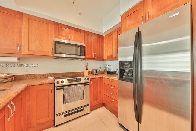 Building Photo - 1755 E Hallandale Beach Blvd