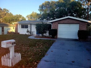 Building Photo - Freshly painted 2/2 Home with garage