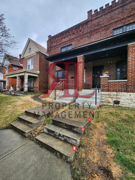 Building Photo - 640 S Champion Ave