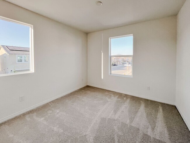 Building Photo - NEWER CONSTRUCTION ~SOLAR~ 3 BED 3 BATH BE...