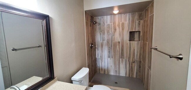 Building Photo - 5210 Wedgewood Ln