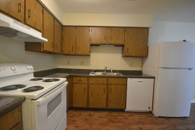 Building Photo - Hollister Apartments