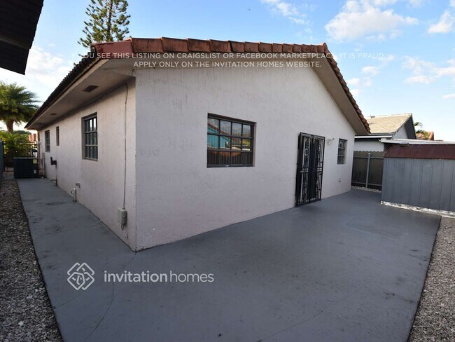 Building Photo - 2579 W 70th St