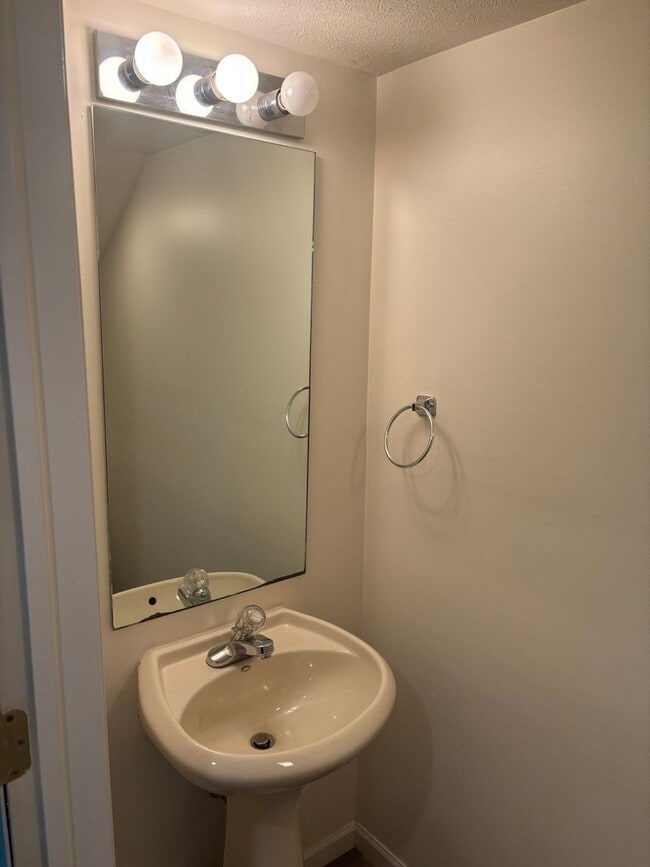 Building Photo - 3465 S Oaklawn Cir
