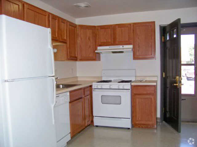 Kitchen - Lighthouse Point Townhomes