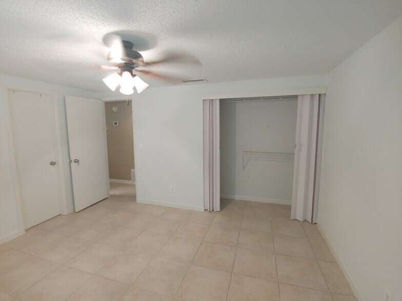 Building Photo - 2809 Cedaridge Dr