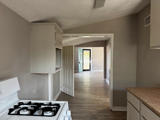 Building Photo - 233 Blevins St