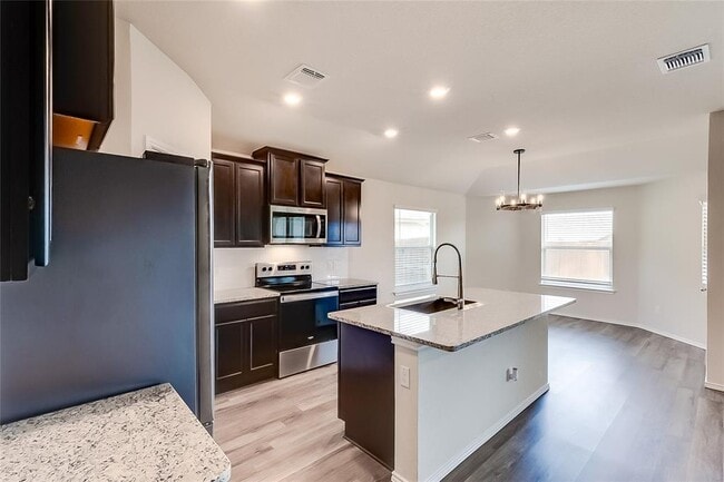 Building Photo - 107 Reagor Dr
