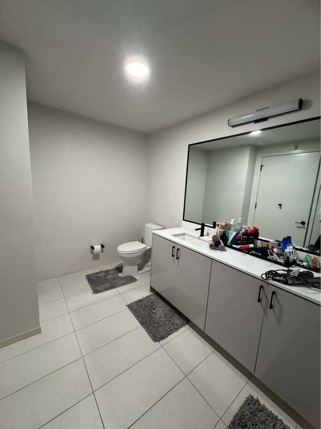 Building Photo - 88 E Wacker Pl