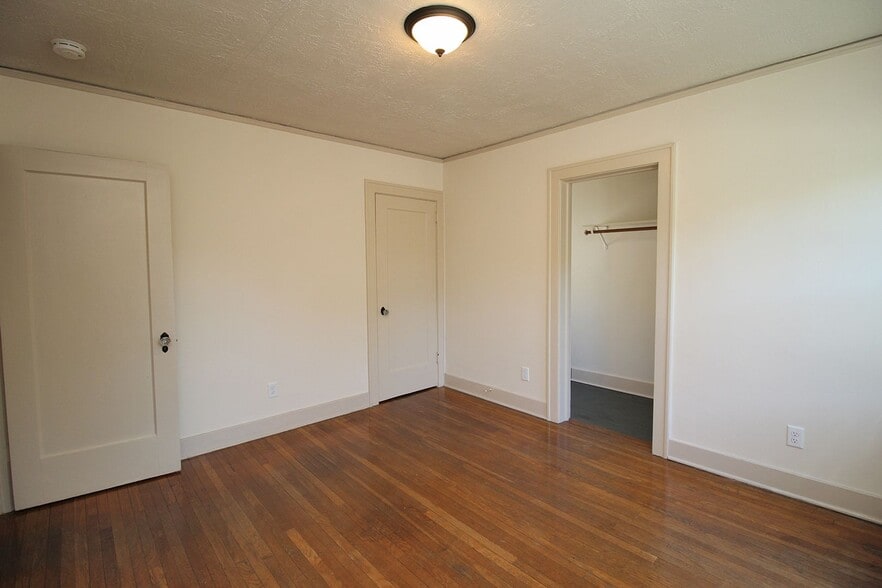 Building Photo - 2310 SE 22nd Ave